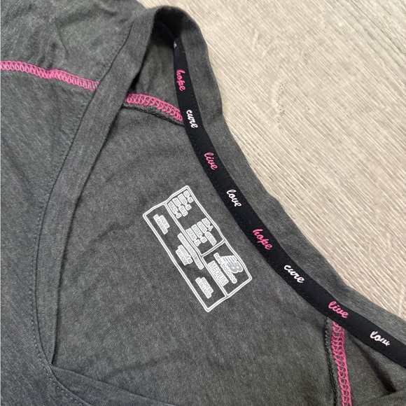 •NEW BALANCE• TEE - Picture 6 of 6